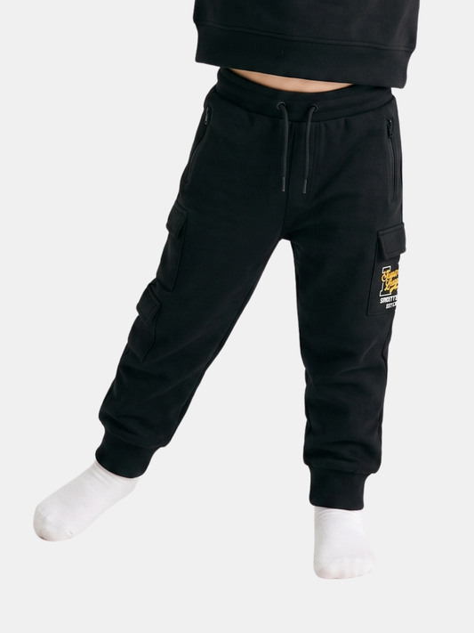 Black Cargo Vibe | Fantovska cargo trenirka - ohlapen kroj
